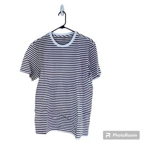 ⚪️J. CREW: Men’s size L, white & maroon striped, slim-washed short sleeve shirt.